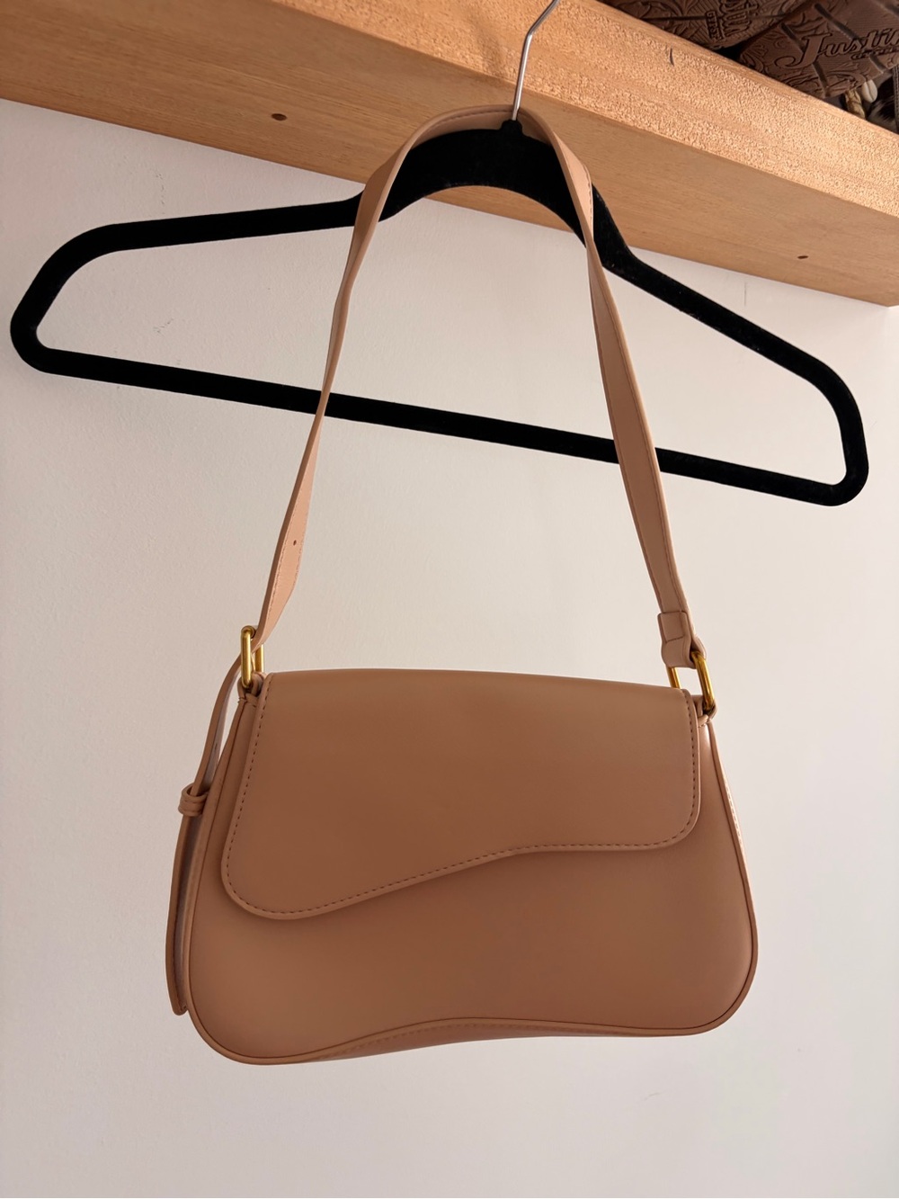Women's Tan Leather Shoulder Bag